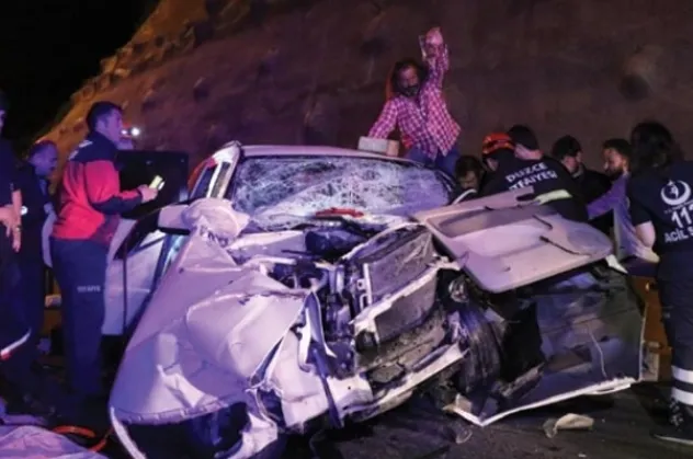 Bolu'da feci kaza! 3'ü ağır 8 yaralı