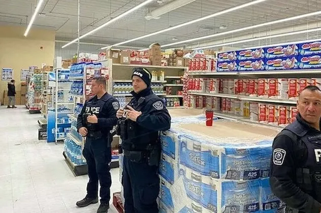 Corona virüs paniği giderek büyüyor! ABD'den şoke eden görüntü! Polisler silahla...