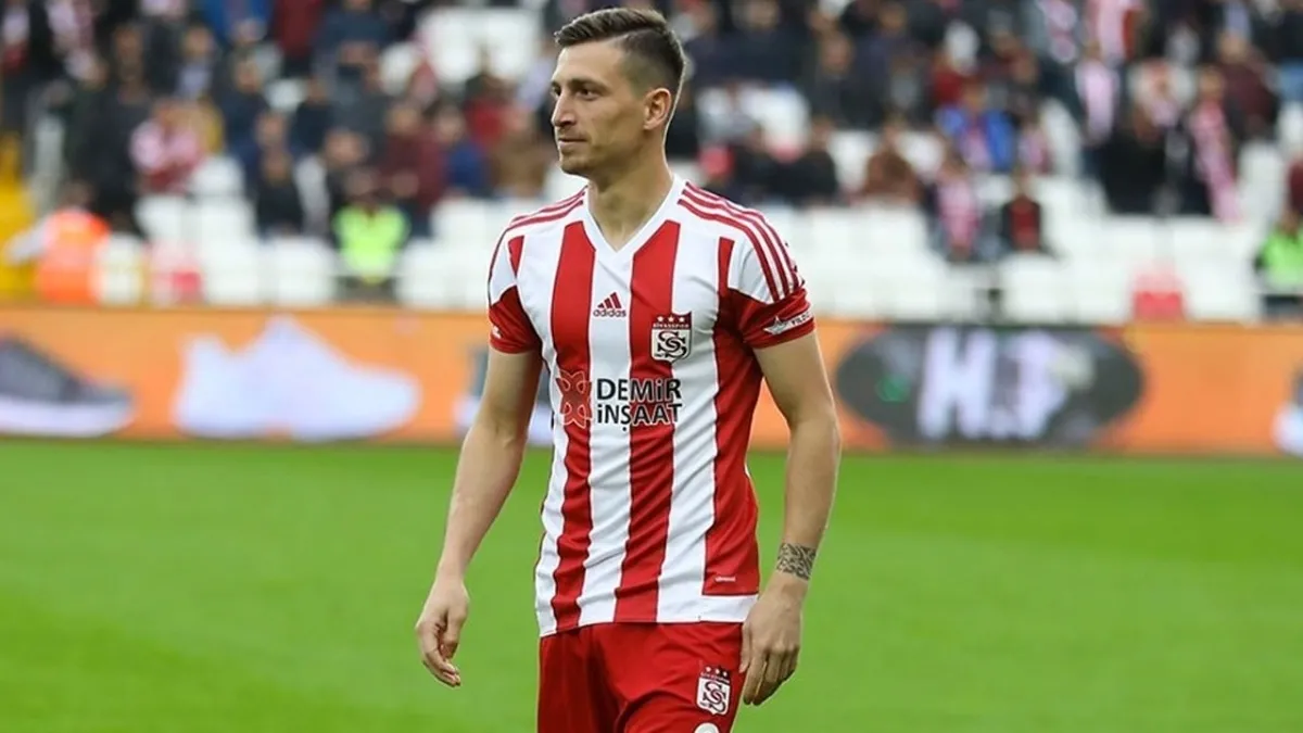 Galatasaray'a transfer olacağı konuşuluyordu... Mert Hakan Yandaş'tan 'ayrılık' açıklaması! - 1