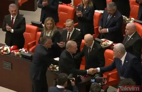 TBMM'de renkli anlar! Önce açılış sonra resepsiyon... Başkan Erdoğan'dan "biriz beraberiz" mesajı: Tek tek tokalaştı - 28