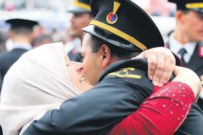 Bin asker arasında ‘Ali’sini böyle aradı!-1