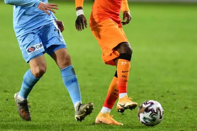 Galatasaray hata yapmadı! Rakiplerinin kaybettiği haftada Gaziantep'i 2-0'la geçti