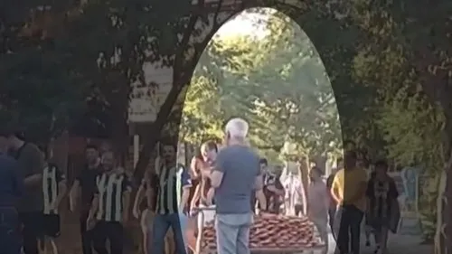 CHP’li Kadıköy Belediyesi zabıtalarının rüşvet alma anı kamerada! Yakayı böyle ele verdiler