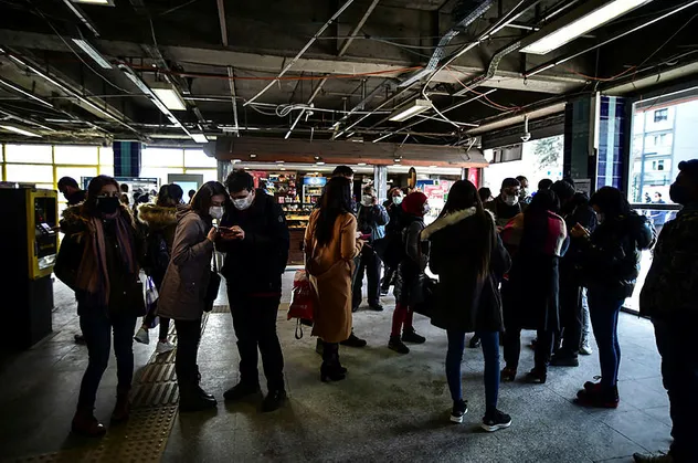 HES kodunu eşleştirmeyenler metrobüslere binemedi