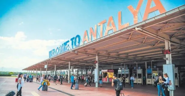 Antalya’ya turist akını: İlk 8 ayda yaklaşık 11 milyon turist ziyaret etti