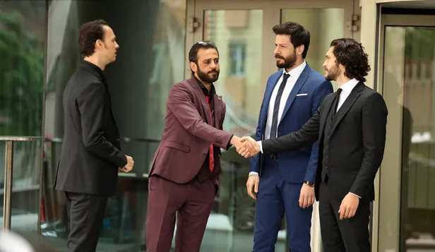 cukurun-efsanesi-uc-kurusa-gelecek-iddialari-yalan-cikti-o-gunler-artik-mazide-kalacak-1640785958513.jpg O günler artık mazide kalacak! Çukur'un efsanesi Üç Kuruş'a gelecek iddiaları yalan çıktı!-7