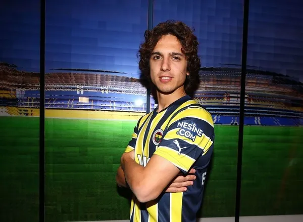 1675328592886.jpeg Fenerbahçe'nin yeni transferi Emre Demir'e eski Kayserispor Başkanı Erol Bedir'den flaş tavsiye: Sakın gurur yapma-6
