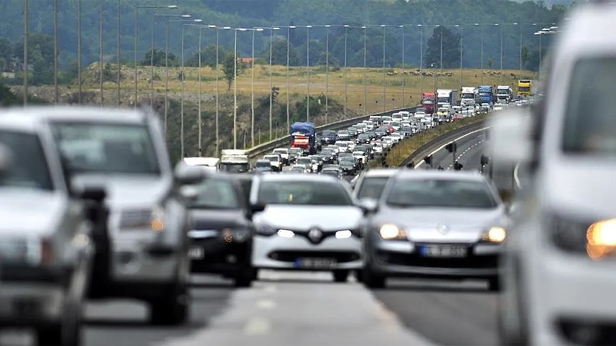 Yeni Trafik Yönetmeliği ile Araç İçi Ekipman Kullanımı Serbestleşti