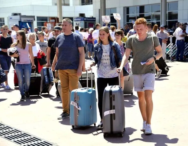 Koronavirüs de onları durduramadı! Tam 4 katına çıktı! O ülkeden akın ediyorlar - 14