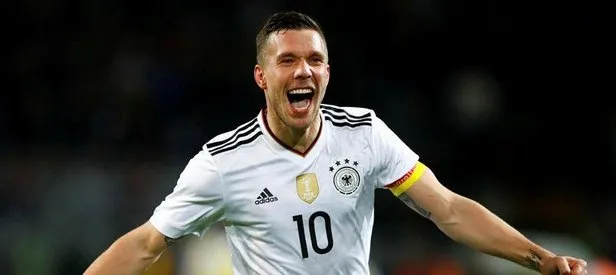 Podolski, milli formaya golle veda etti