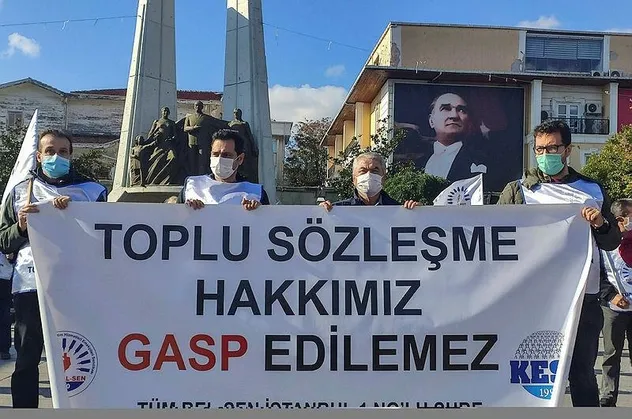 CHP'li Bakırköy Belediyesi'nde çalışan sendika üyelerinden toplu sözleşme protestosu