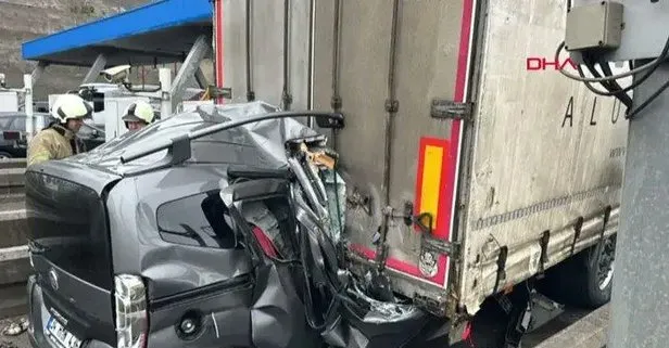 Pendik’te ikinci gişe faciası! Hafif ticari araç TIR’ın altına girdi: 1 ölü