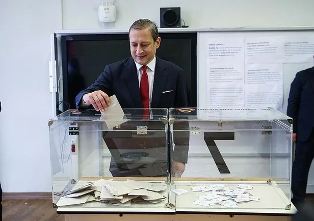 son-dakika-galatasaray-baskani-burak-elmastan-fatih-terim-mesaji-verdigimiz-sozleri-yerine-getirecegiz-1624133006735.jpeg Son dakika: Galatasaray Başkanı Burak Elmas'tan Fatih Terim mesajı: Verdiğimiz sözleri yerine getireceğiz-2