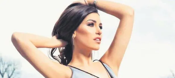 Yolanthe oynattı