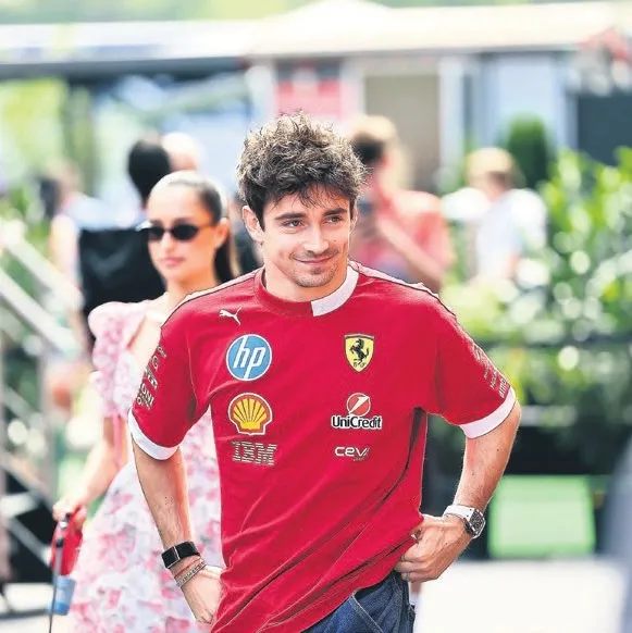 Pole pozisyonu Charles Leclerc’in