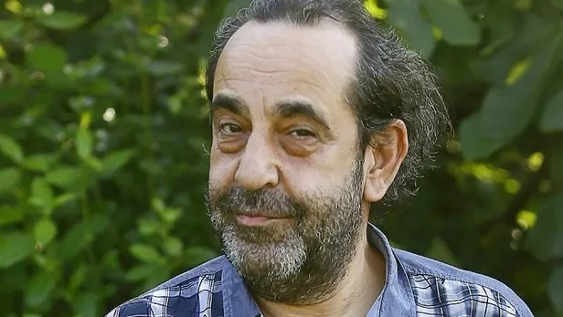 ozkan-ugur-hasta-mi-hastaligi-ne-ozkan-ugur-saglik-durumu-nasil-1687529074393.jpeg Özkan Uğur sağlık durumu nasıl? Özkan Uğur hasta mı, ne oldu, hastalığı ne? Entübe ne demek? Özkan Uğur kimdir, kaç yaşında?-4