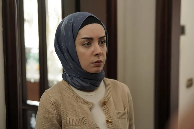kizilcik-serbetinde-kiyim-gibi-ayrilik-cimen-icin-kahreden-final-2-oyuncu-gidici-1713783248593.jpg Çimen için kahreden final açıklandı! Kızılcık Şerbeti'nde kıyım gibi ayrılık; 2 oyuncudan veda sinyali...-2
