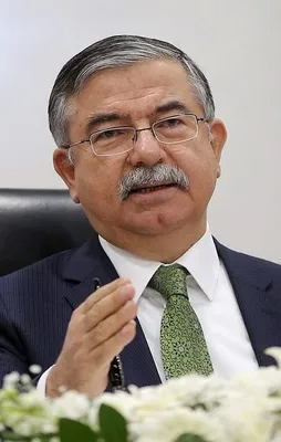 Bakan Yılmaz'dan müfredata ilişkin iddialara yalanlama