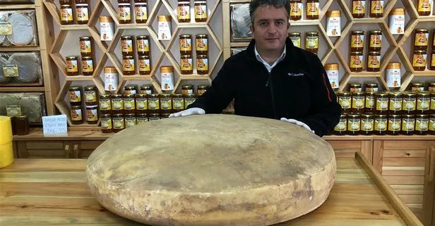 2,5 ton sütten 100 kilo üretilen Kars’ın meşhur gravyer peynirinin kilosu 100 liradan satılıyor