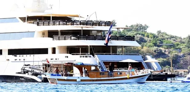 Meksikalı milyarder Bodrum'dan ayrılamadı-1