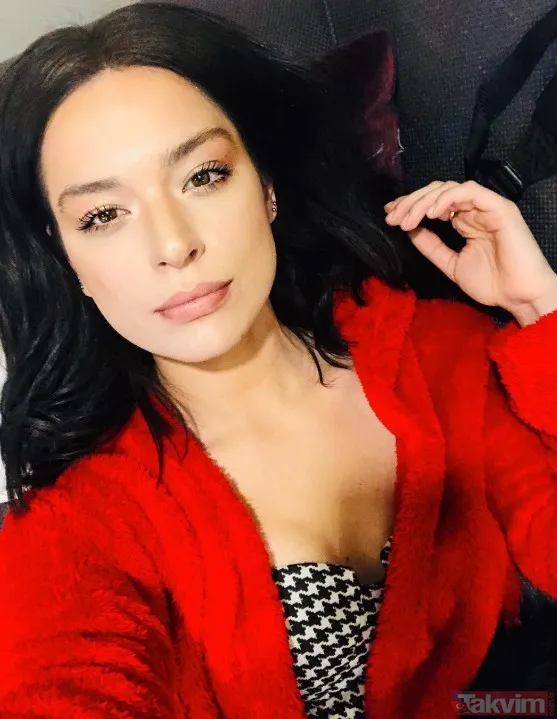 Editör Notu Şafak Pekdemir'in Bu Hamlesi, Son Yıllarda Hollywood'da Başlayan Ve Türkiye'deki Sanatçılar Arasında Da Yayılan "Doğal Yaşlanma" (Pro-Aging)...