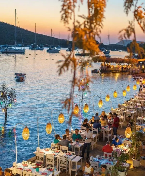 Bodrum'daki lüks restoranlar müşteriye balıklama daldı! Kimi 5 bin 880 TL hesap yazdı kimisi de 6 dilim kavuna 210 TL-4