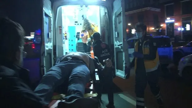 Son dakika: Beyoğlu'nda gece yarısı silahlı saldırı! 2 kişi ağır yaralandı-7
