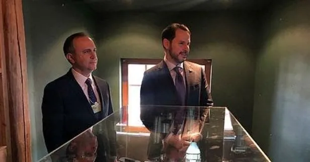 Hazine ve Maliye Bakanı Berat Albayrak, Davos’taki Türk Evi’ni ziyaret etti