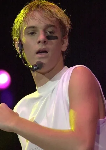 Ünlü şarkıcıdan kan donduran haber! Evindeki küvette cesedi bulundu! Çoklu kişilik bozukluğu, manik depresyon, anksiyete ve şizofreni...-6