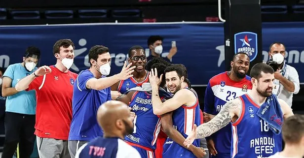 Son dakika: Anadolu Efes Euroleague’de Final-Four’a yükseldi!