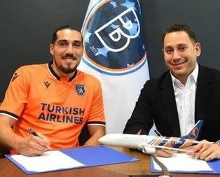 Başakşehir bir transferi daha bitirdi