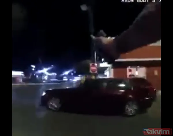 ABD'de polis sürücü koltuğundan inmeyen genci silahla vurarak yaraladı - 7