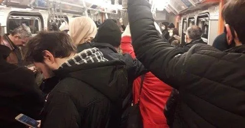chpli-ibbnin-koronavirus-sorumsuzlugu-suruyor-metroda-tika-basa-yolculuk-1586025668417.jpeg CHP'li İBB'nin koronavirüs sorumsuzluğu sürüyor! Metroda tıka basa yolculuk-1