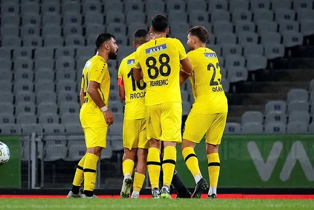 istanbulspor-geriye-dustugu-fatih-karagumruk-deplasmanindan-galibiyetle-ayrildi-1664827914347.jpeg İstanbulspor geriye düştüğü Fatih Karagümrük deplasmanından galibiyetle ayrıldı-5