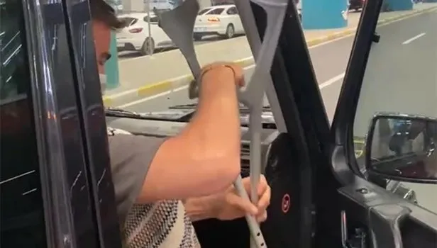 Barbaroslar Akdeniz’in Kılıcı’nın Oruç Reis’i Engin Altan Düzyatan koltuk değnekleriyle görüntülendi! Oyunculuğu bıraktı mı?