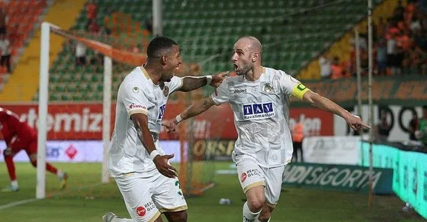 Alanyaspor Başakşehir'i 2 golle geçti!