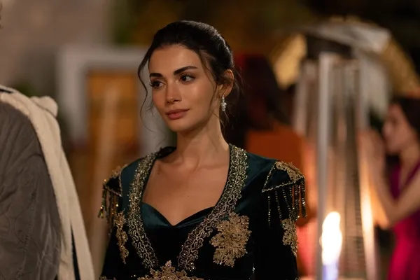 safir-8-bolum-2-fragmani-yayinlandi-bir-an-once-toparlanip-cik-buradan-1697722800146.jpg Safir 8. bölüm 2. fragmanı yayınlandı: Bir an önce toparlanıp çık buradan!-6