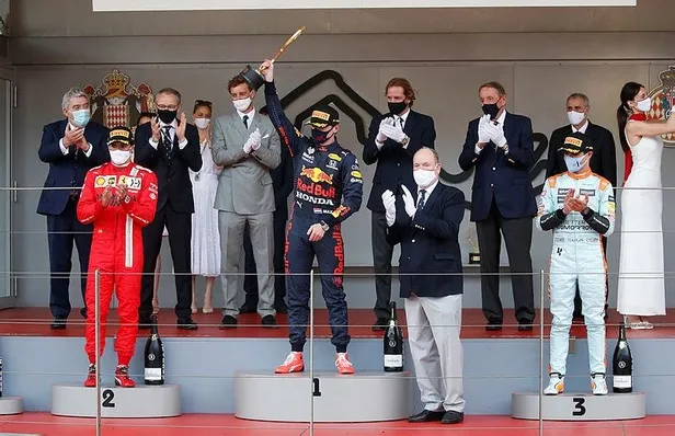 f1-monako-grand-prixsinde-yarisi-max-verstappen-kazandi-1621787062179.jpeg