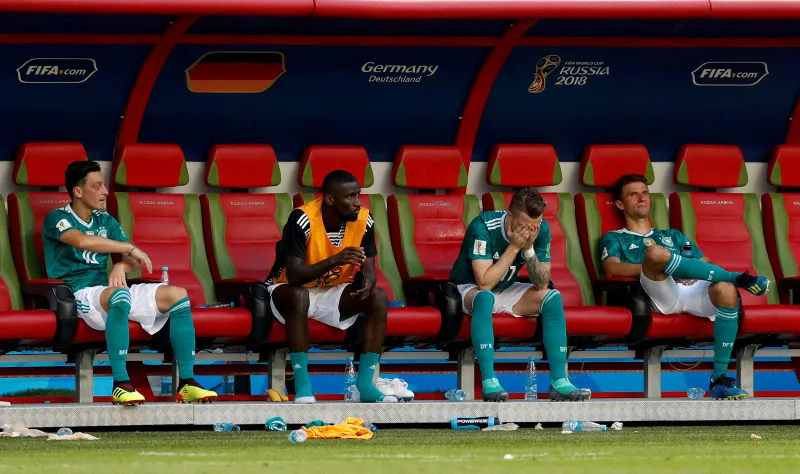 Alman holiganlar Mesut Özil'e saldırdı - 36