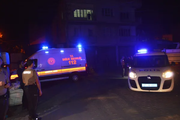 adiyamanda-suriye-uyruklu-iki-grup-arasinda-alacak-verecek-kavgasi-2-yarali-5-gozalti-1654026915498.jpg Adıyaman'da Suriye uyruklu iki grup arasında alacak verecek kavgası: 2 yaralı 5 gözaltı-4