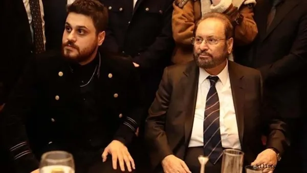 haydar-basin-oglu-ayasofya-camiinde-mustafa-kemale-mevlid-okutma-krizi-cikardi-1636455614884.jpg Haydar Baş'ın oğlu Ayasofya Camii'nde Mustafa Kemal Atatürk'e mevlid okutma krizi çıkardı-4