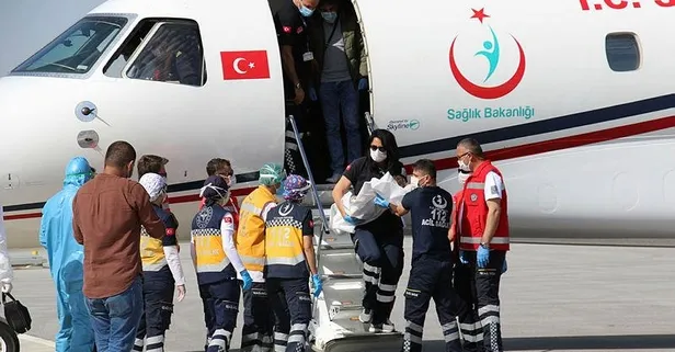 İngiltere'de operasyonla birbirinden ayrılan Derman ve Yiğit adlı siyam ikizleri Türkiye'ye döndü