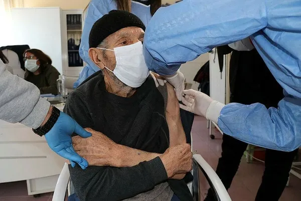 Türkiye'de tedbirler sonuç verdi: Corona yoğun bakım servisi boşaldı-5