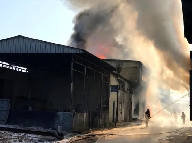 Son dakika: Gaziantep'teki dev fabrika alev alev yanıyor! Fotoğraflar az önce geldi-3