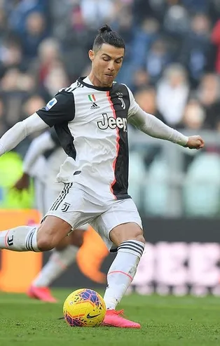 Cristiano Ronaldo'ya tazminat şoku!