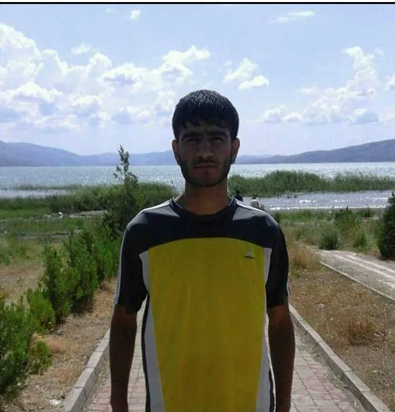 hakkaride-sehit-olan-piyade-sozlesmeli-onbasi-recep-durakin-sehadet-haberi-ailesine-ulasti-1592985527972.jpg Hakkari'de şehit olan Piyade Sözleşmeli Onbaşı Recep Durak'ın şehadet haberi ailesine ulaştı-3