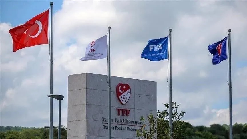 tff-takimlara-ceza-yagdirdi-serdal-adaliya-15-gun-hak-mahrumiyeti-hakem-mustafa-bilgin-delibasa-bahis-cezasi-1787908350171.jpeg TFF takımlara ceza yağdırdı: Serdal Adalı'ya 15 gün hak mahrumiyeti! Hakem Mustafa Bilgin Delibaş'a bahis cezası-2