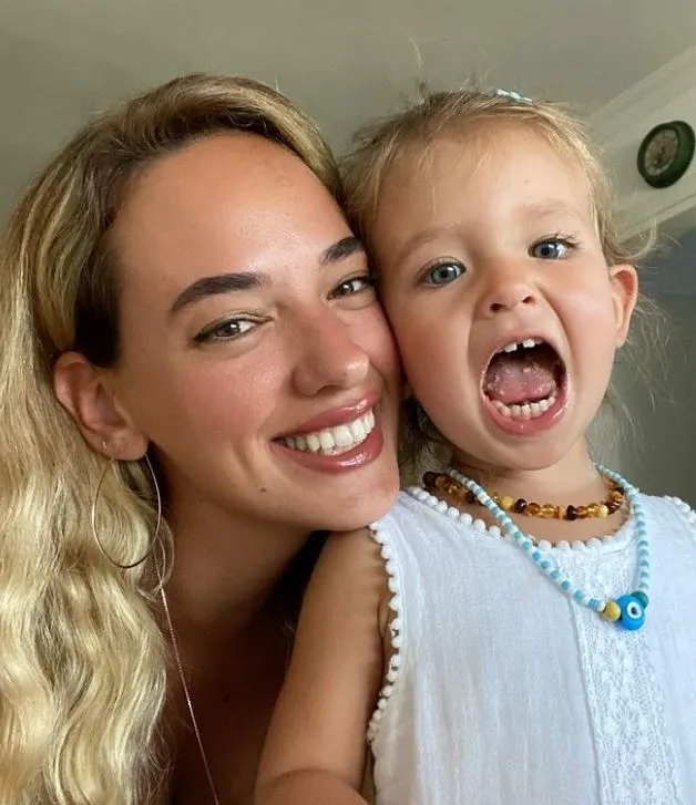 Ünlülerin pürüzsüz cildi bu doğal mucizede saklıymış! Meğer Seda Bakan ve Hazal Kaya da..-5