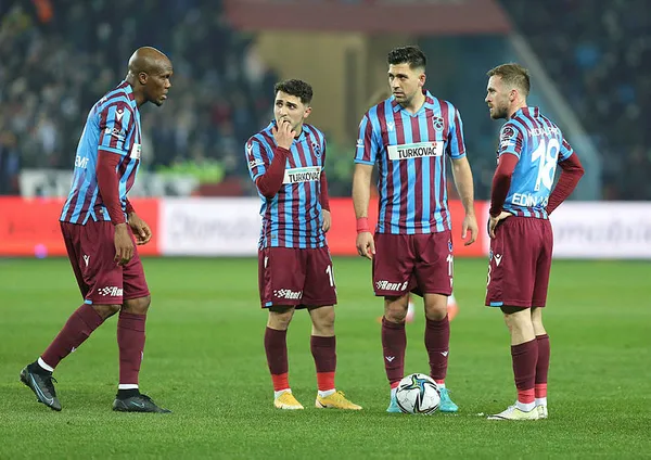 Son dakika Trabzonspor haberleri... Fırtına'nın bitirim üçlüsü: Edin Visca, Anastasios Bakasetas ve Andreas Cornelius!-5