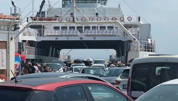 Son dakika: Turizm cenneti Bozcaada'ya olan yoğun ilgi pandemi kurallarını tehdit ediyor-2